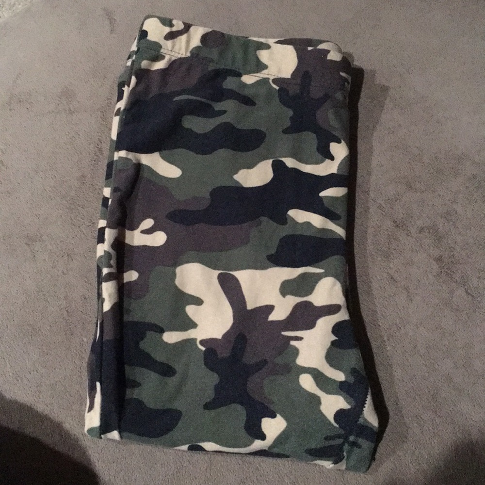 Size S Camo Leggings from FashionNova